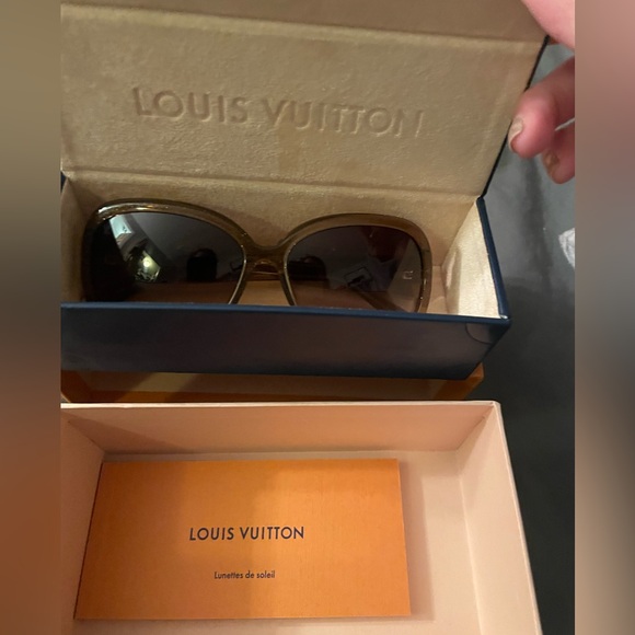 Authentic LV Acetate Obsession Sunglasses GM in Brown - Picture 2 of 11